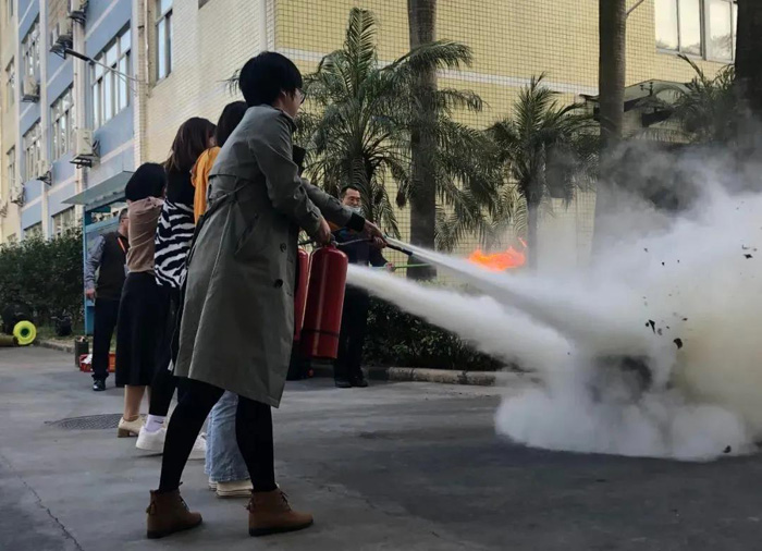 鹿山新材|消防安全應(yīng)急知識(shí)培訓(xùn)及演練